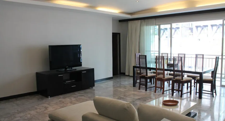 For rent 4 bedrooms apartment in Sathon, Bangkok
