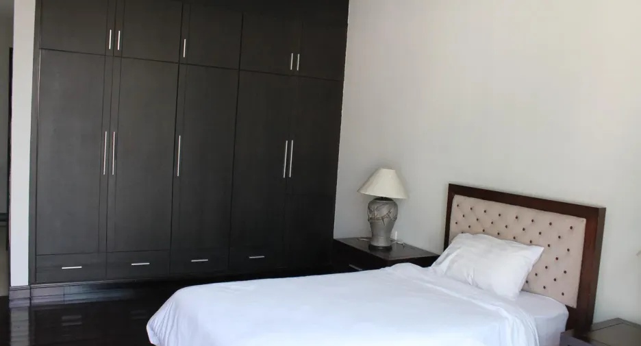 For rent 4 bedrooms apartment in Sathon, Bangkok