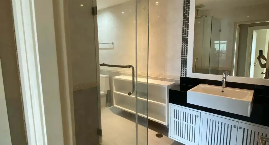 Wohnung zum Kauf mit 2 Zimmer in Sathon, Bangkok