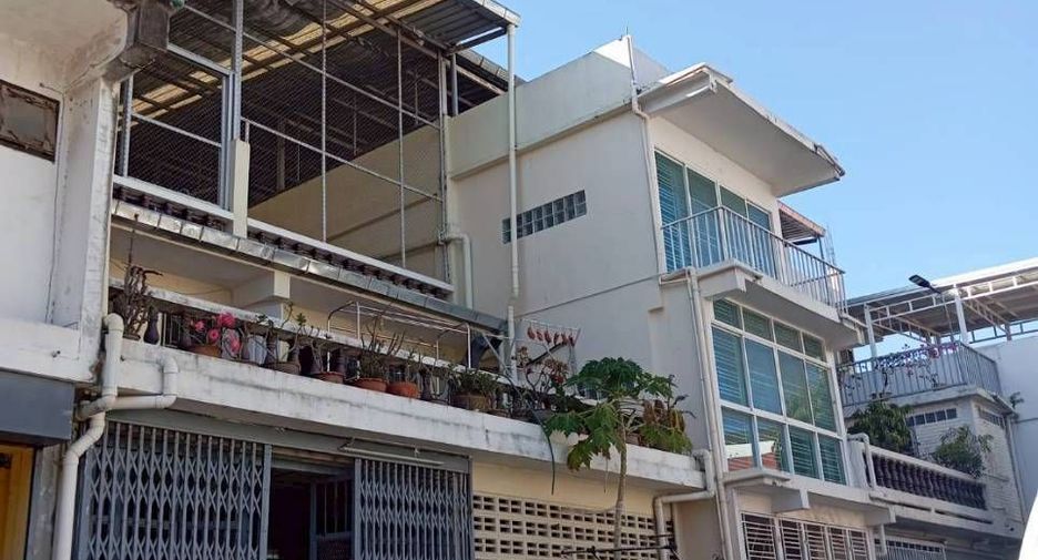 Local comercial en venta de 7 habitaciones en Mueang Chiang Mai, Chiang Mai