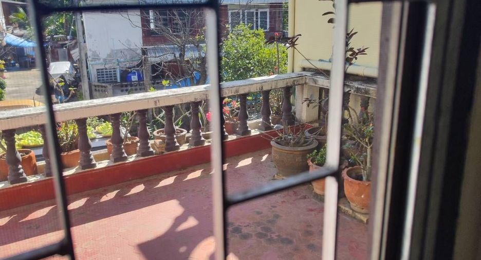 Local comercial en venta de 7 habitaciones en Mueang Chiang Mai, Chiang Mai
