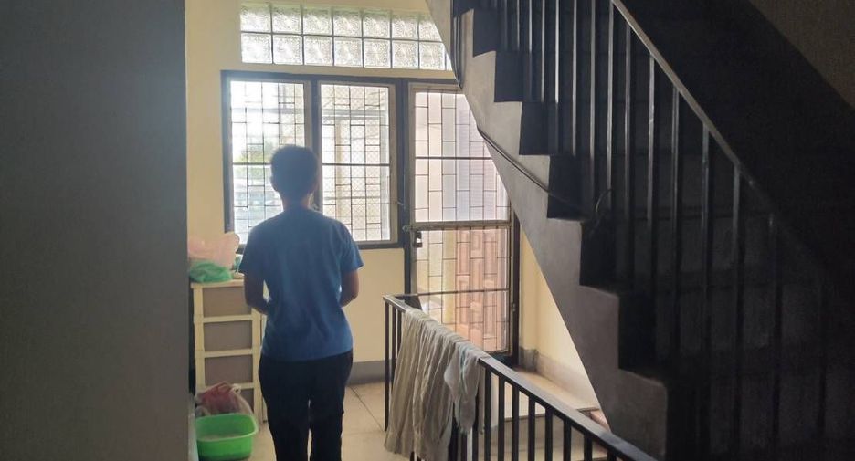 Local comercial en venta de 7 habitaciones en Mueang Chiang Mai, Chiang Mai