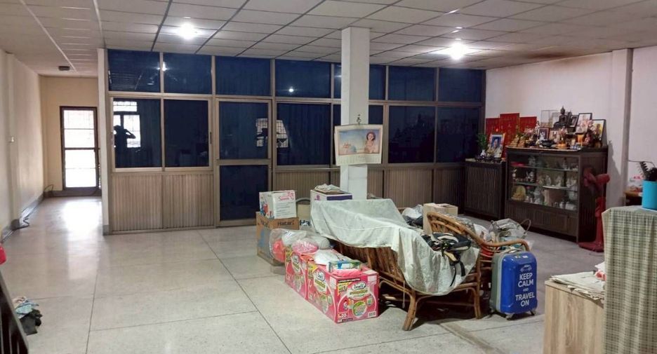 Local comercial en venta de 7 habitaciones en Mueang Chiang Mai, Chiang Mai