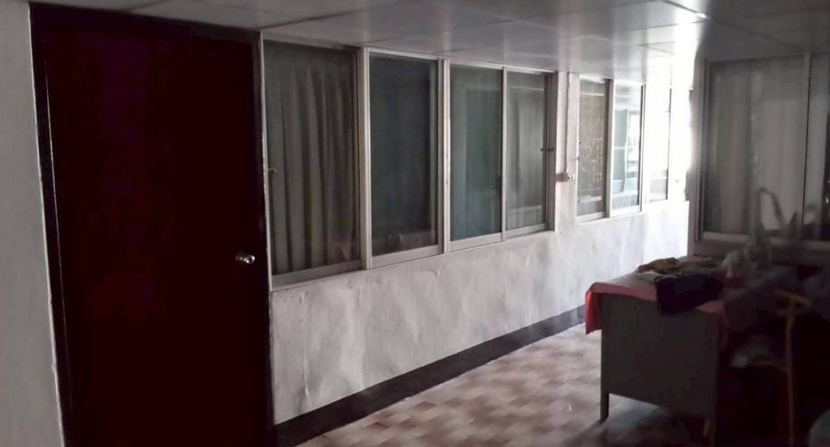 Local comercial en venta de 7 habitaciones en Mueang Chiang Mai, Chiang Mai