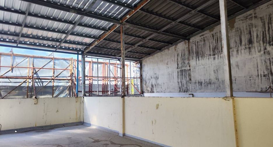Local comercial en venta de 7 habitaciones en Mueang Chiang Mai, Chiang Mai