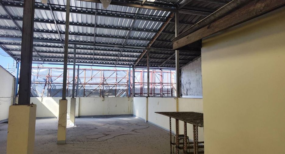 Local comercial en venta de 7 habitaciones en Mueang Chiang Mai, Chiang Mai