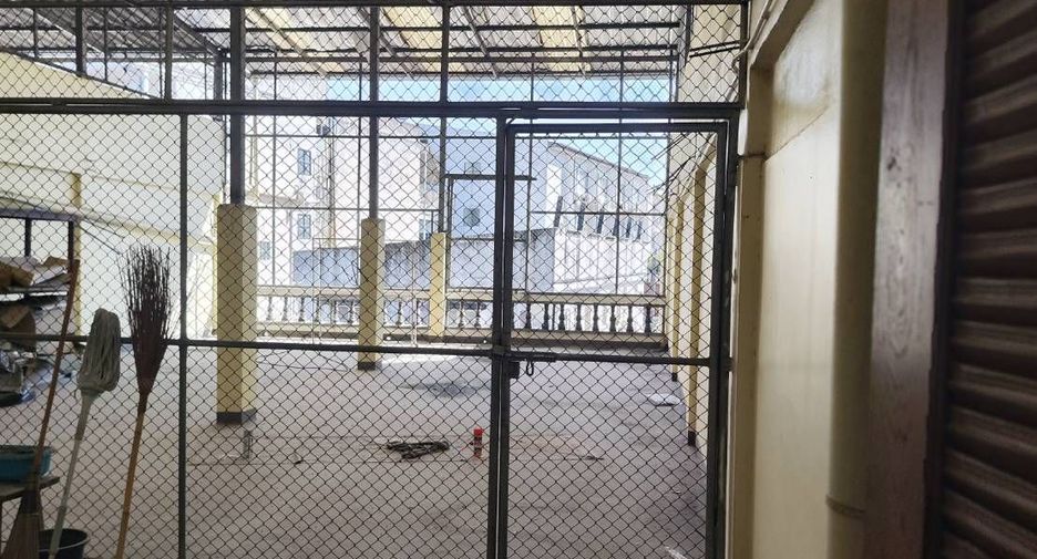 Local comercial en venta de 7 habitaciones en Mueang Chiang Mai, Chiang Mai