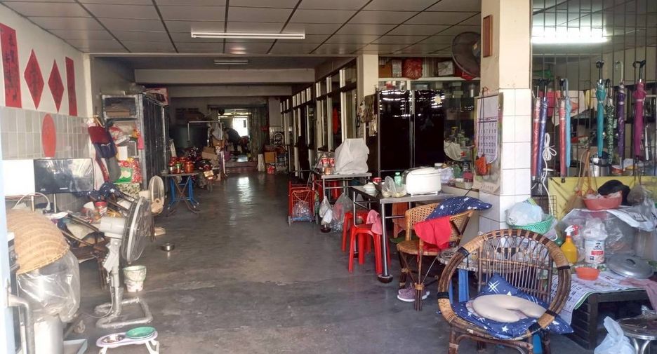 Local comercial en venta de 7 habitaciones en Mueang Chiang Mai, Chiang Mai