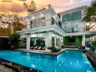 Villa zum Kauf und zur Miete mit 8 Zimmer in Bang Lamung, Chonburi