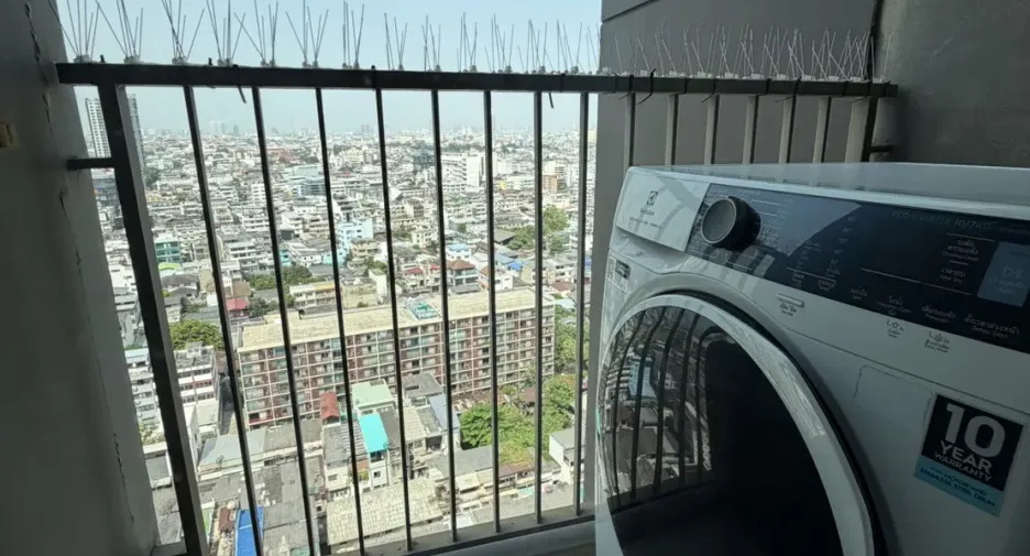 For rent 2 bedrooms condo in Khlong San, Bangkok