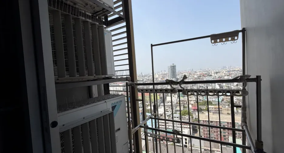 For rent 2 bedrooms condo in Khlong San, Bangkok