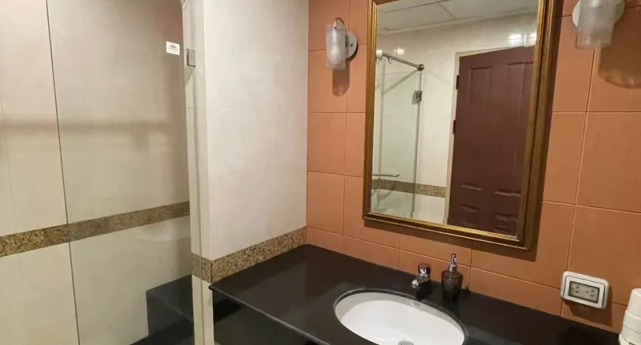 For rent 1 bed condo in Sathon, Bangkok