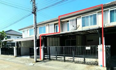 For sale 3 bedrooms townhouse in Bang Khen, Bangkok