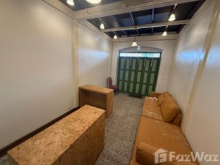 For rent 2 bedrooms retail Space in Samphanthawong, Bangkok