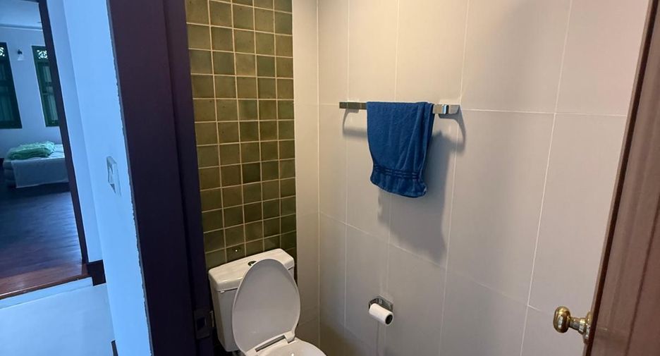 For rent 2 bedrooms retail Space in Samphanthawong, Bangkok