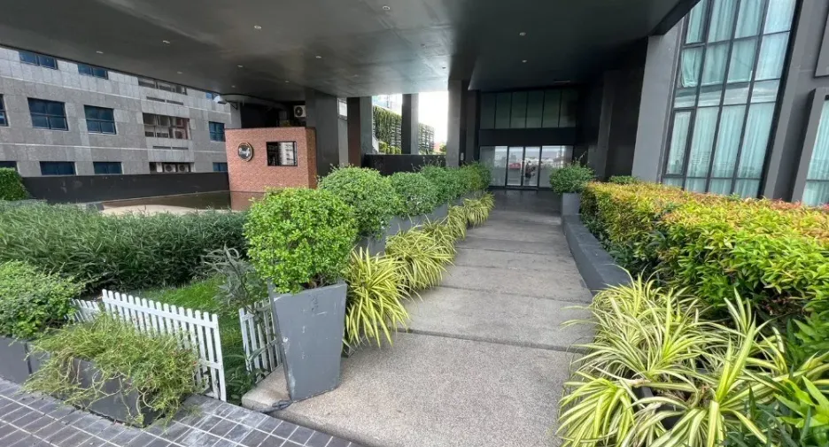 出售 和 出租 1 卧室 公寓 在 Watthana, 曼谷