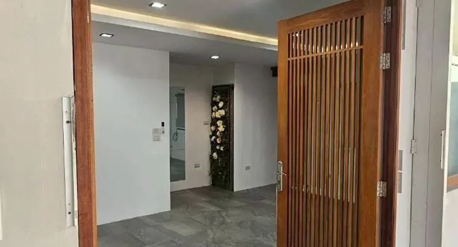 Casa en alquiler de 3 habitaciones en Bang Sue, Bangkok