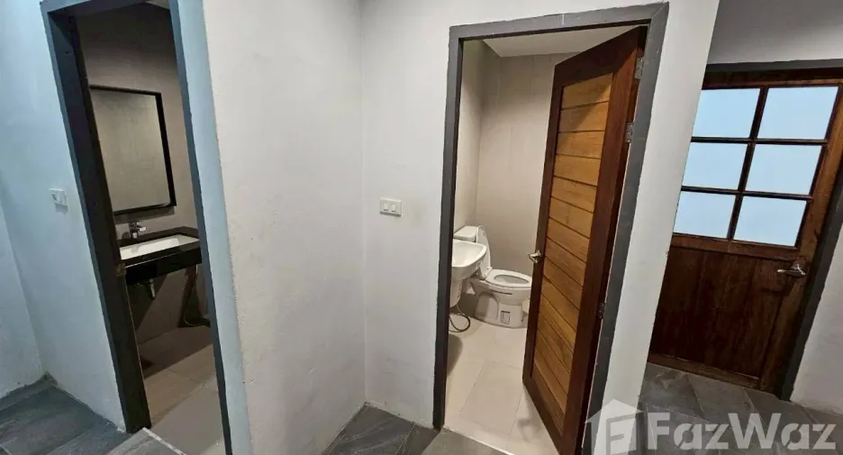Casa en alquiler de 3 habitaciones en Bang Sue, Bangkok