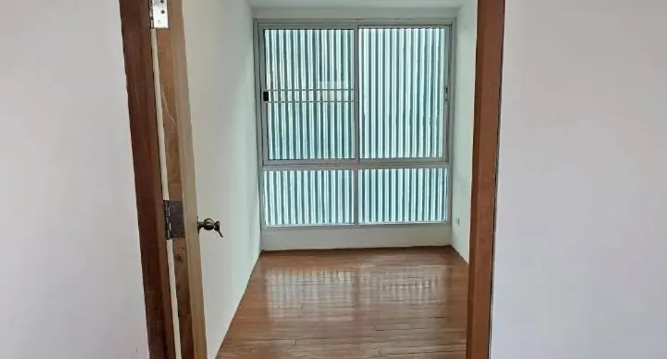 Casa en alquiler de 3 habitaciones en Bang Sue, Bangkok