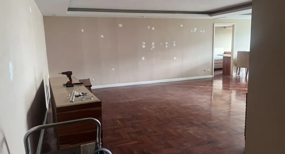 For rent 2 bedrooms apartment in Yan Nawa, Bangkok