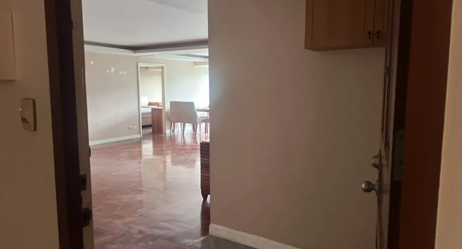 For rent 2 bedrooms apartment in Yan Nawa, Bangkok