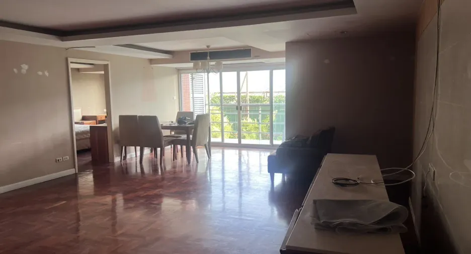 For rent 2 bedrooms apartment in Yan Nawa, Bangkok