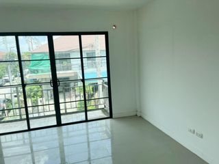 Продажа 1 кровать таунхаус в Mueang Chachoengsao, Чаченгсау