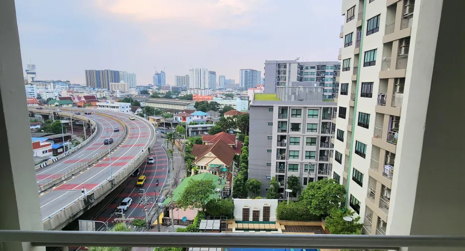 For sale 2 bedrooms condo in Bang Phlat, Bangkok