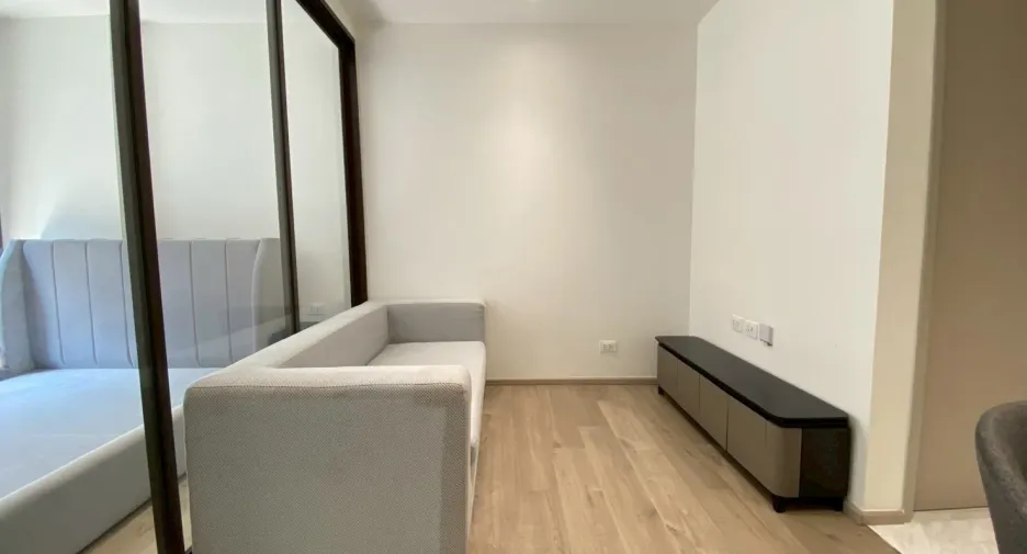 For rent studio condo in Khlong Toei, Bangkok