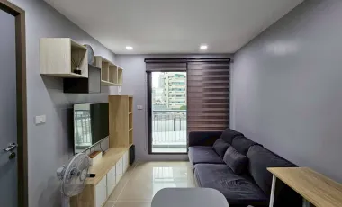 Wohnung zur Miete mit Studio in Khlong Toei, Bangkok