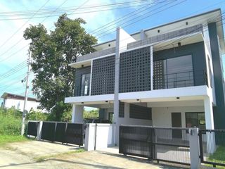 Casa en venta de 3 habitaciones en San Kamphaeng, Chiang Mai