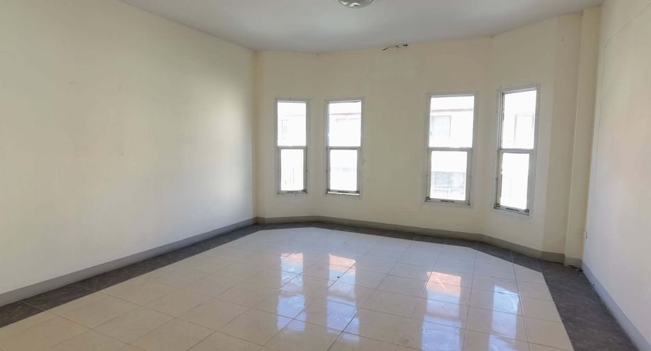 For sale 9 bedrooms retail Space in Mueang Chiang Mai, Chiang Mai