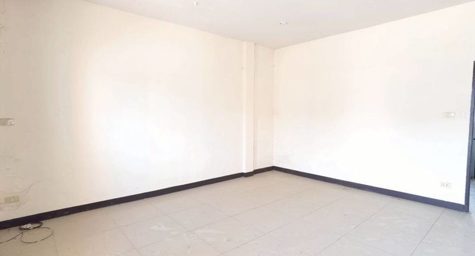 À vendre 2 chambres maison de ville à Hang Dong, Chiang Mai