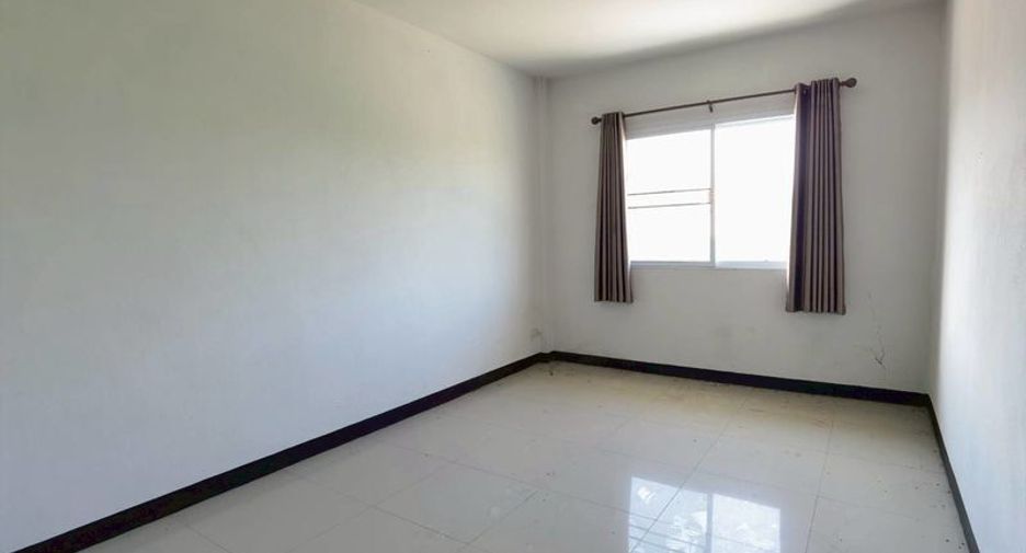 À vendre 2 chambres maison de ville à Hang Dong, Chiang Mai