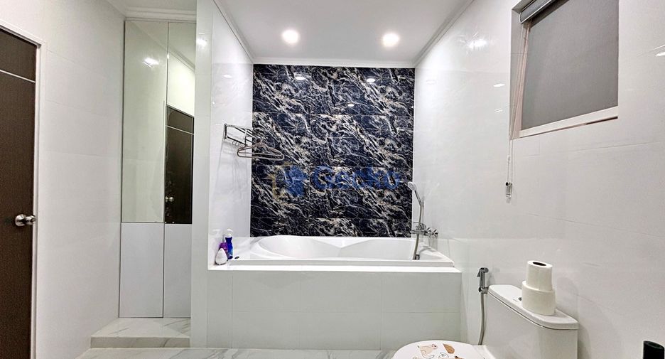For sale 3 bedrooms house in Bang Lamung, Chonburi