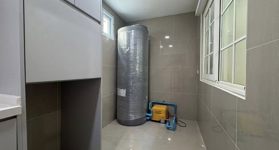 Haus zum Kauf mit 4 Zimmer in Bang Lamung, Chonburi