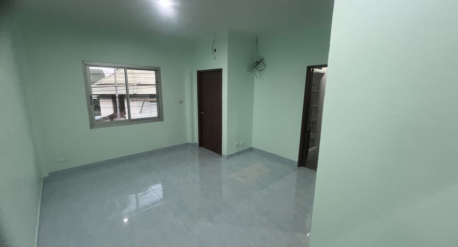For rent 2 bedrooms townhouse in Bang Lamung, Chonburi