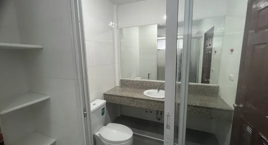 For rent 2 bedrooms townhouse in Bang Lamung, Chonburi