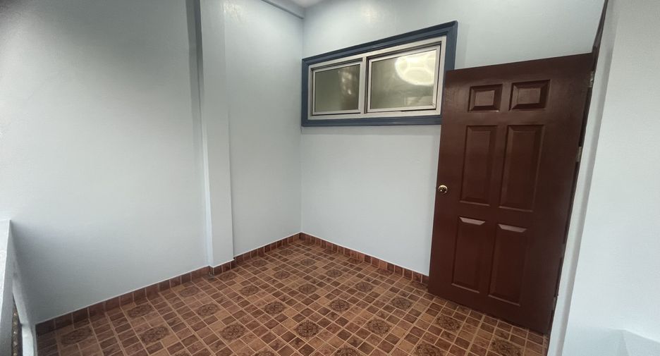 For rent 2 bedrooms townhouse in Bang Lamung, Chonburi