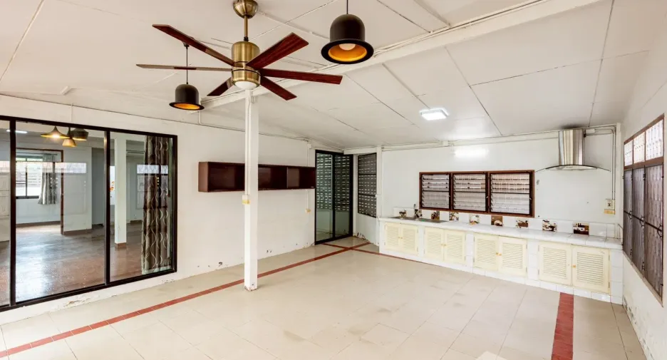 For rent 6 bedrooms house in Mueang Chiang Mai, Chiang Mai