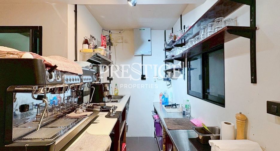 Gewerbefläche zum Kauf mit 3 Zimmer in Bang Lamung, Chonburi