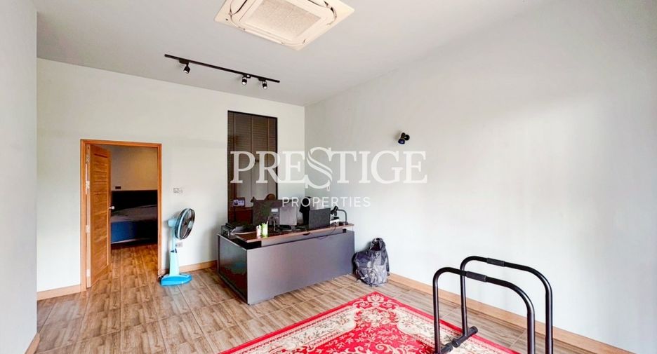 Gewerbefläche zum Kauf mit 3 Zimmer in Bang Lamung, Chonburi