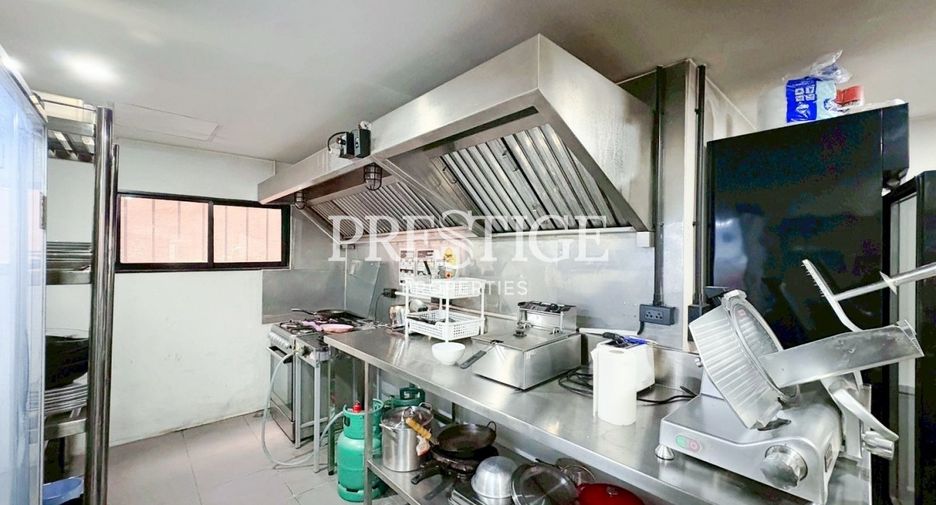 Gewerbefläche zum Kauf mit 3 Zimmer in Bang Lamung, Chonburi