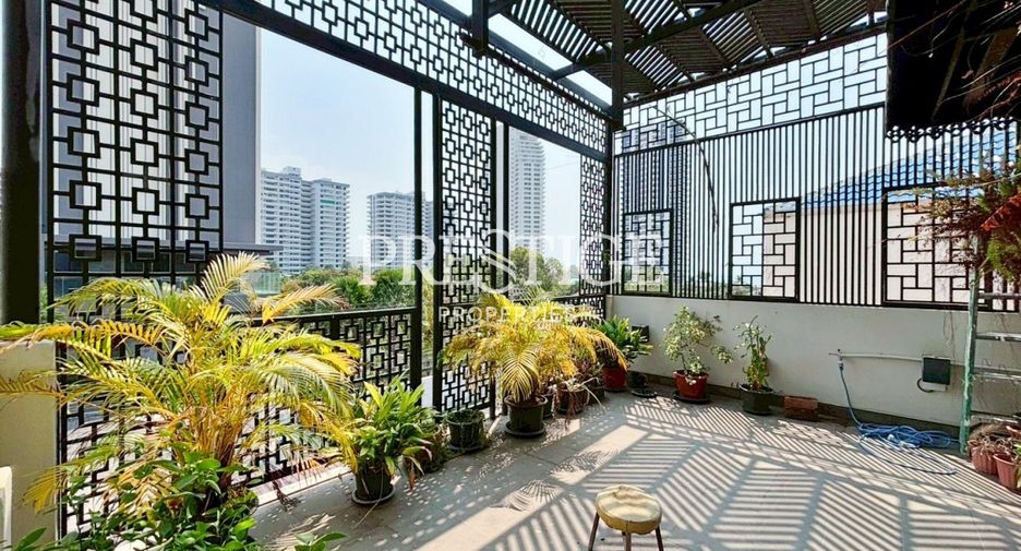 Gewerbefläche zum Kauf mit 3 Zimmer in Bang Lamung, Chonburi