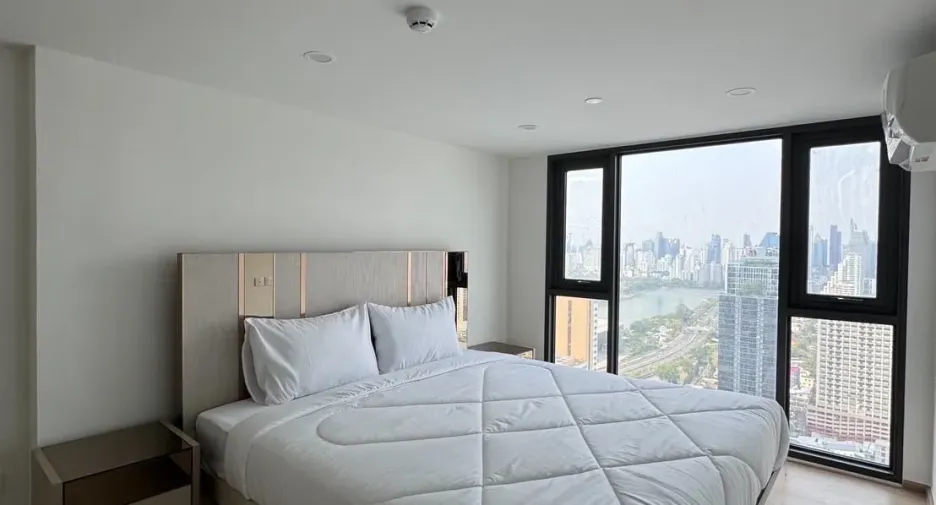 For rent 2 bedrooms condo in Khlong Toei, Bangkok
