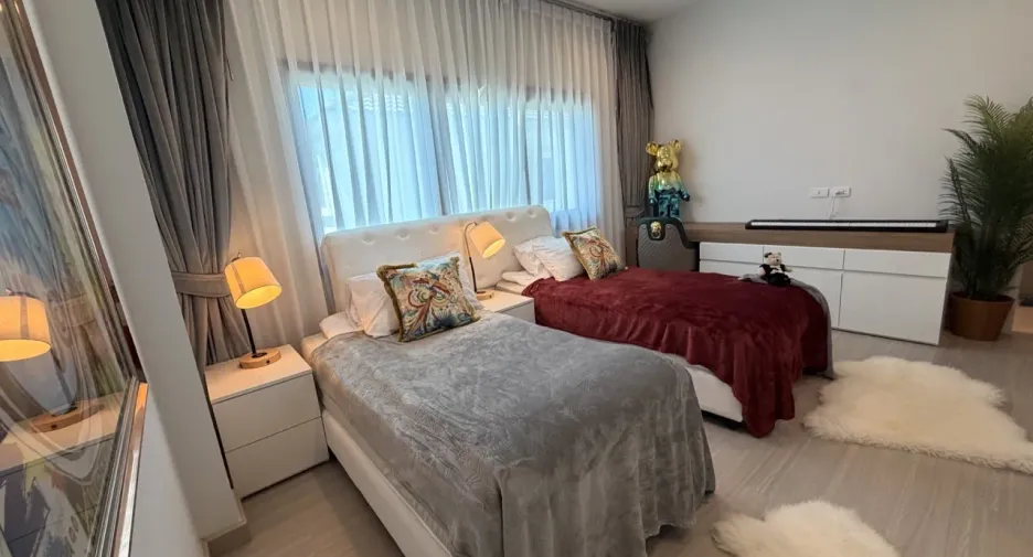 For sale and for rent 6 bedrooms villa in Mueang Phuket, Phuket