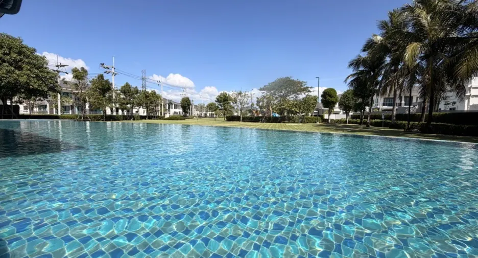 For sale and for rent 6 bedrooms villa in Mueang Phuket, Phuket