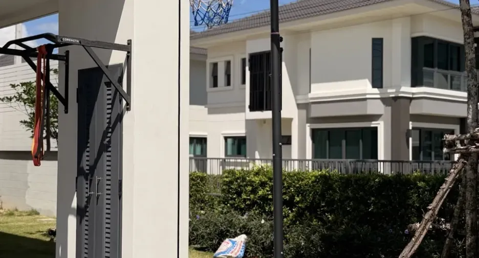 For sale and for rent 6 bedrooms villa in Mueang Phuket, Phuket