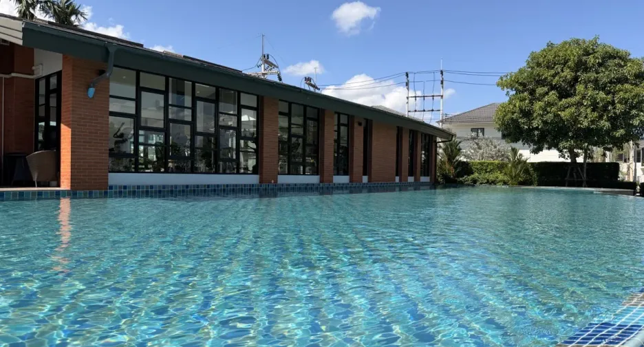 For sale and for rent 6 bedrooms villa in Mueang Phuket, Phuket