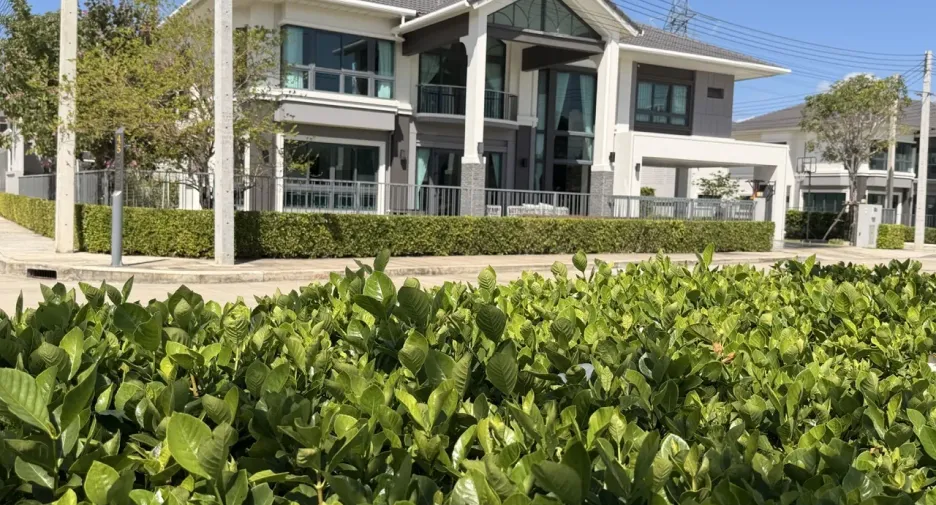For sale and for rent 6 bedrooms villa in Mueang Phuket, Phuket